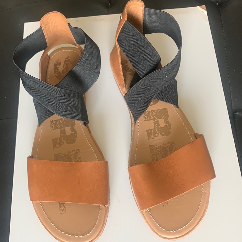 Sorel flats - size 10, like new, never worn outside